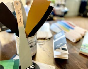 Satin Paint színminta fakanalakon