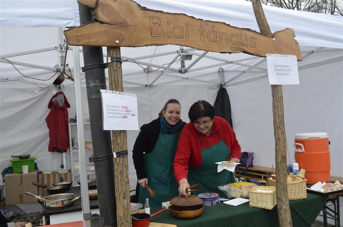 Angyalfia karácsonyi vásár 2013 biatorbágy