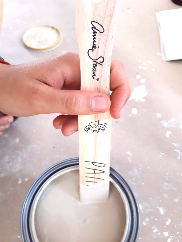 annie sloan country grey kretafestek felkeverese