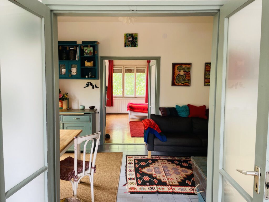 duck egg blue szinre festett ajto annie sloan chalk paint