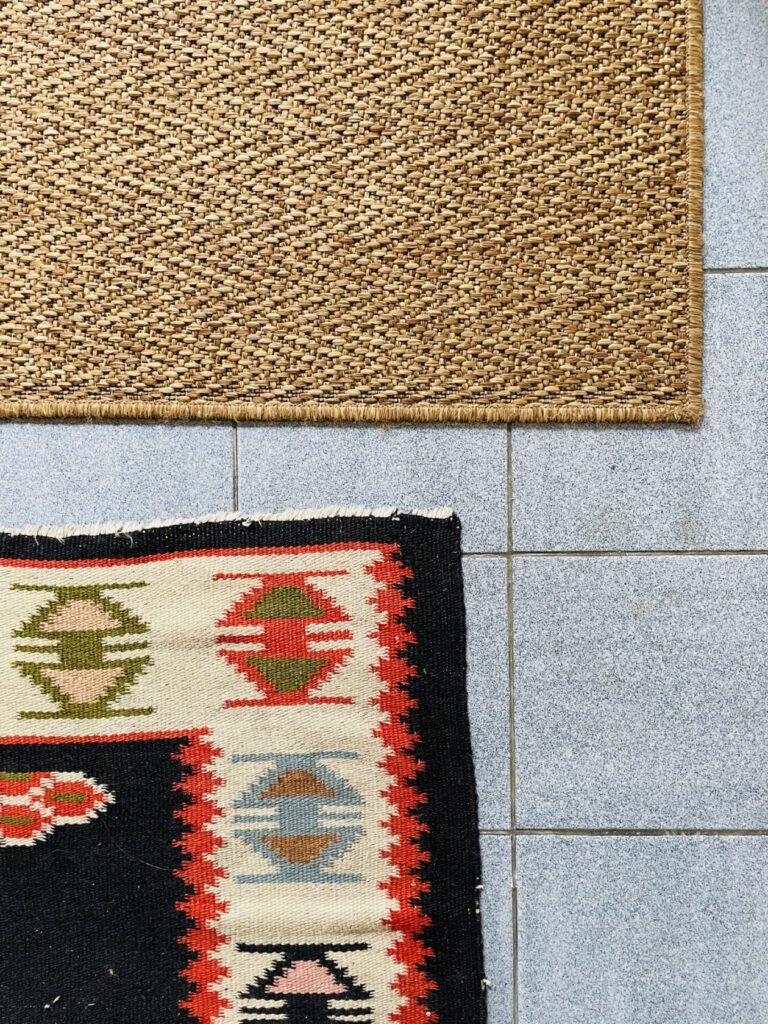 szinek texturak nappali szoba burkolat szonyeg