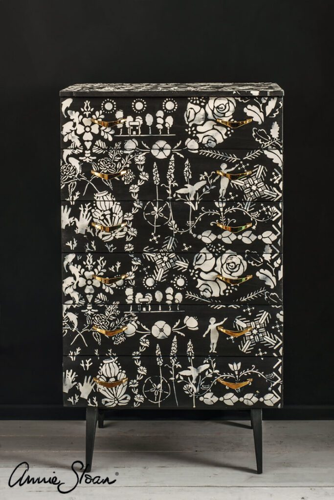 Graphite and Old White graffiti stencil cabinet Graphite Wall Paint monochrome modern style stencilezett komód fekete feher