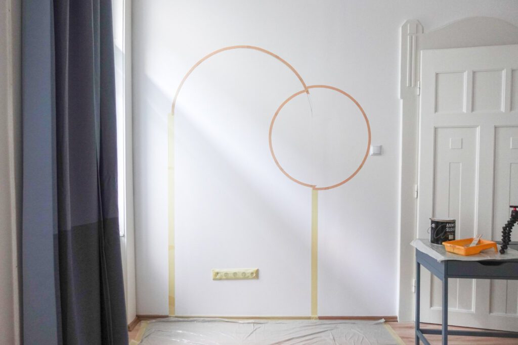 falfestes otletek nappali geometria minta falon annie sloan falfestek ives minta maszkoloszalaggal falra