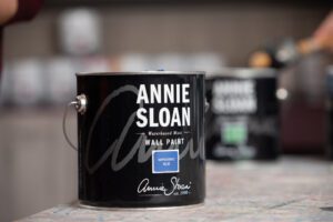 nemiskacat annie sloan napoleonic blue falfestek wall paint