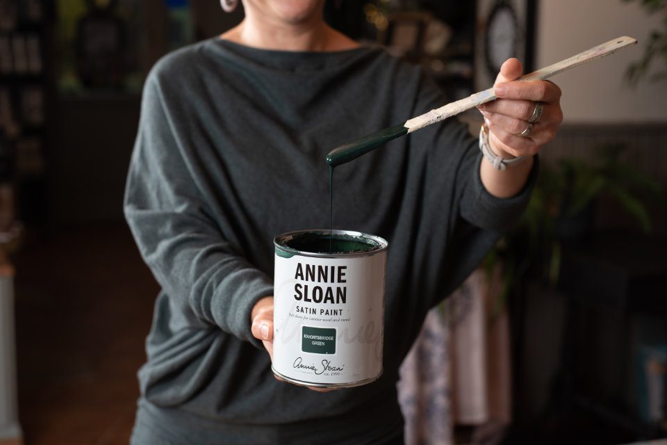 nemiskacat annie sloan zold butorfestek satin paint knightsbride green