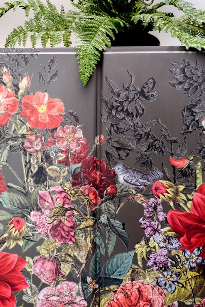 retro varia fenyes butor festese transzferfoliaval diszitve viragos iod traszferfolia graphite festek 8