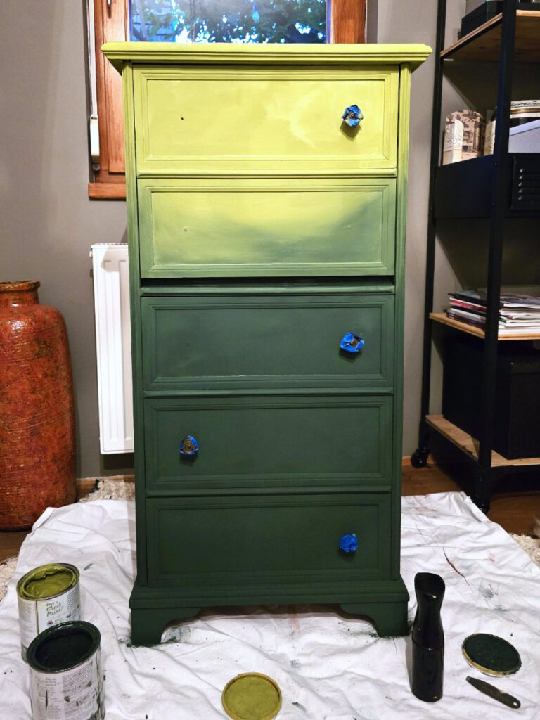 zold szinatmenet ombre festes komodon 1