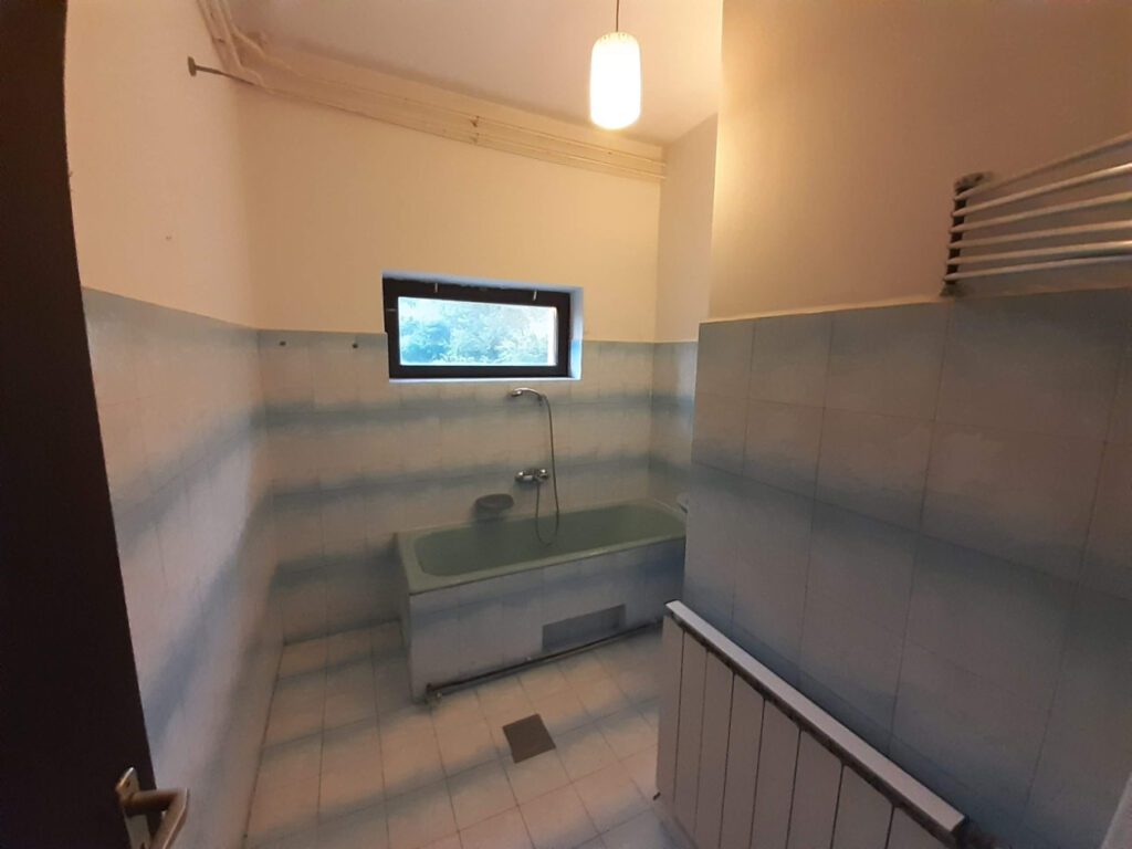 furdoszoba atfestese csupor agnes hazfelujitas csempefestes 1