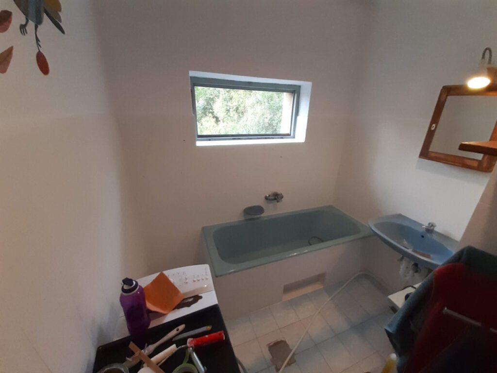 furdoszoba atfestese csupor agnes hazfelujitas csempefestes 10