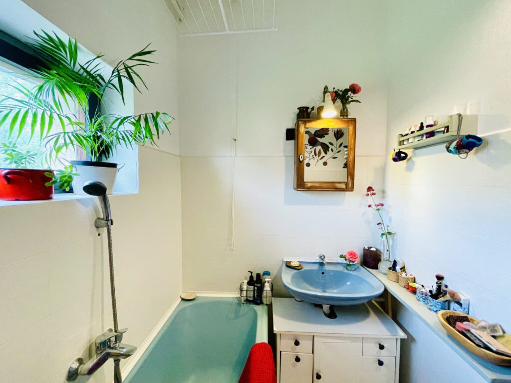 furdoszoba atfestese csupor agnes hazfelujitas csempefestes 21