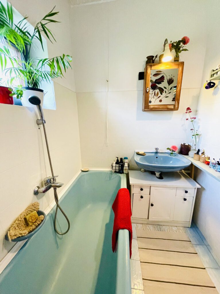 furdoszoba atfestese csupor agnes hazfelujitas csempefestes 22