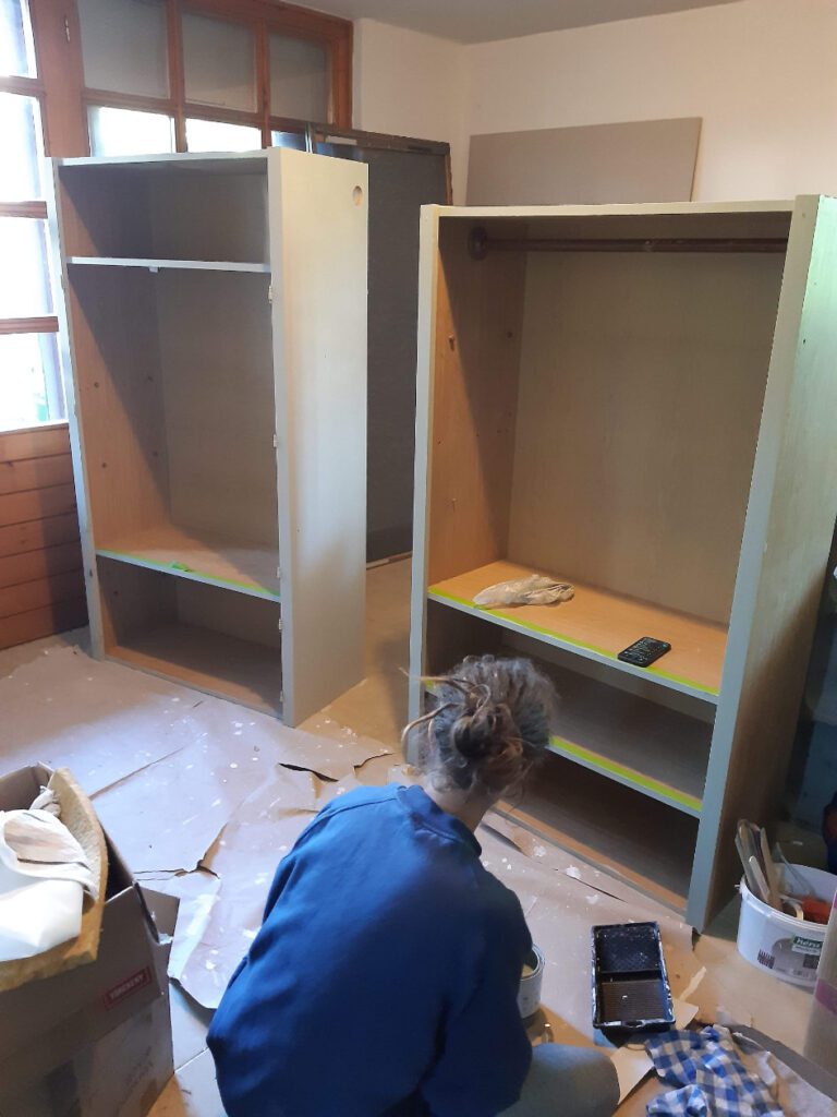 szoba atalakitasa kamaszlany kreativ butorfestes kismaros hazfelujitas 13