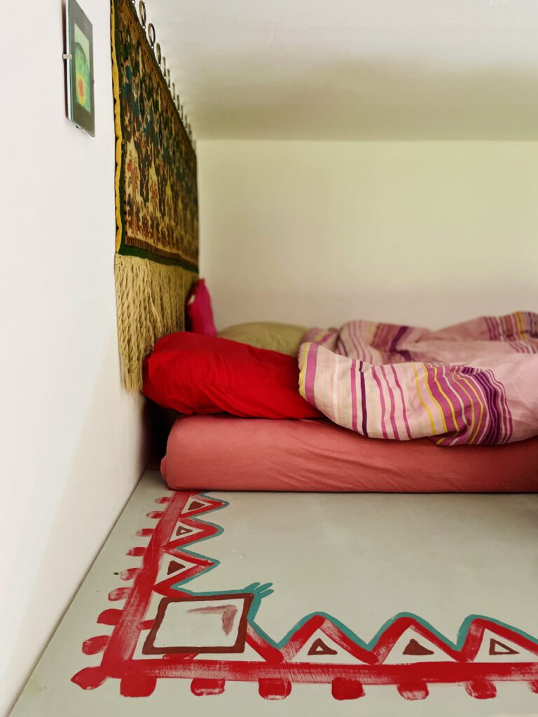 szoba atalakitasa kamaszlany kreativ butorfestes kismaros hazfelujitas 14