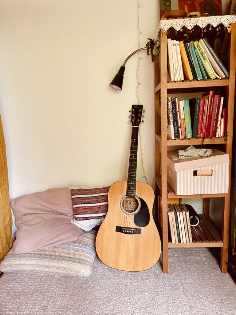 szoba atalakitasa kamaszlany kreativ butorfestes kismaros hazfelujitas 21