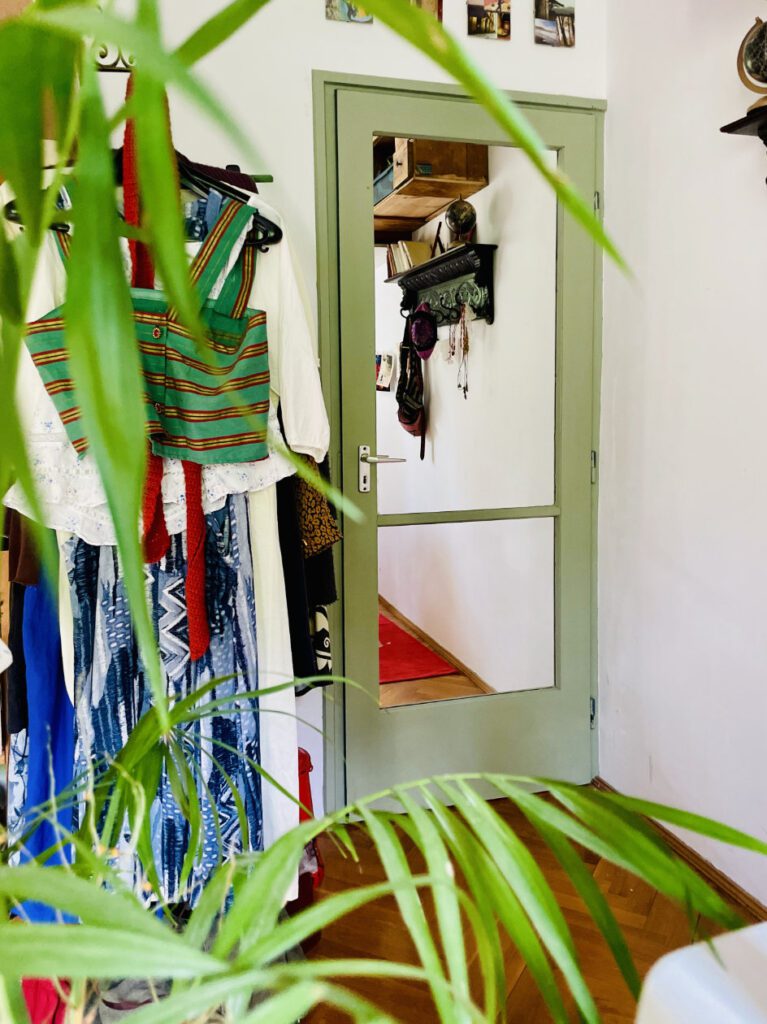 szoba atalakitasa kamaszlany kreativ butorfestes kismaros hazfelujitas 33