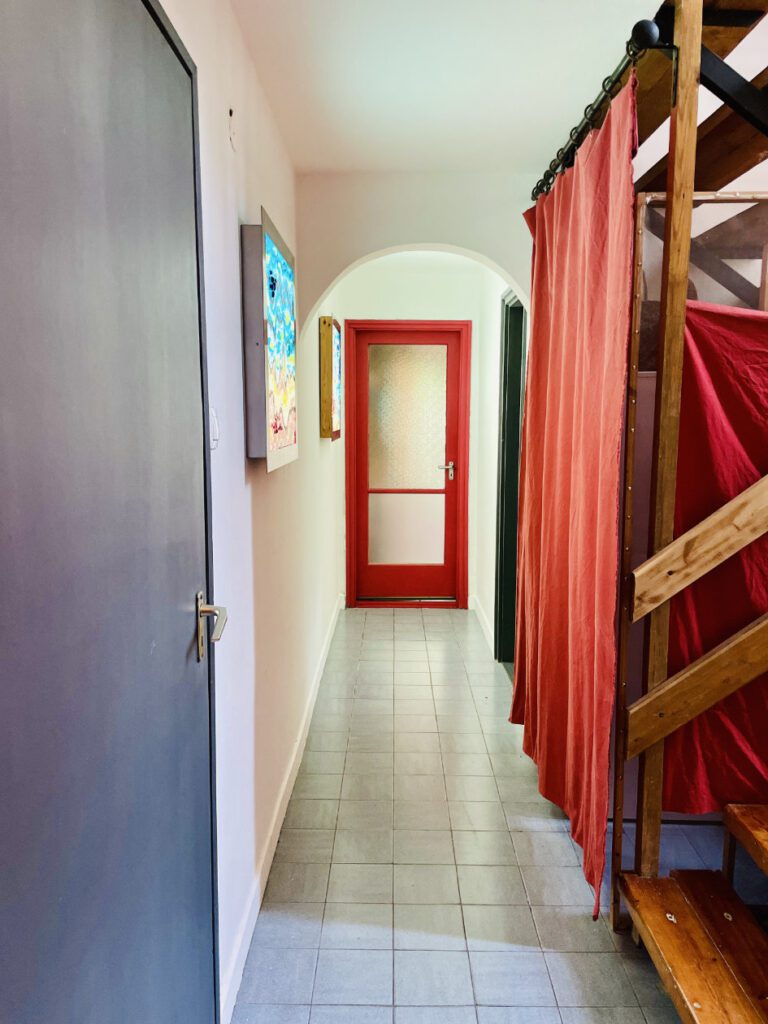 kismaros hazfelujitas folyosó festett feluletek 2