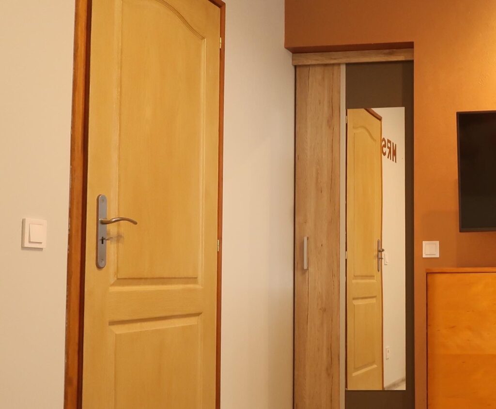 belteri ajto kiszeli csenge festes elott