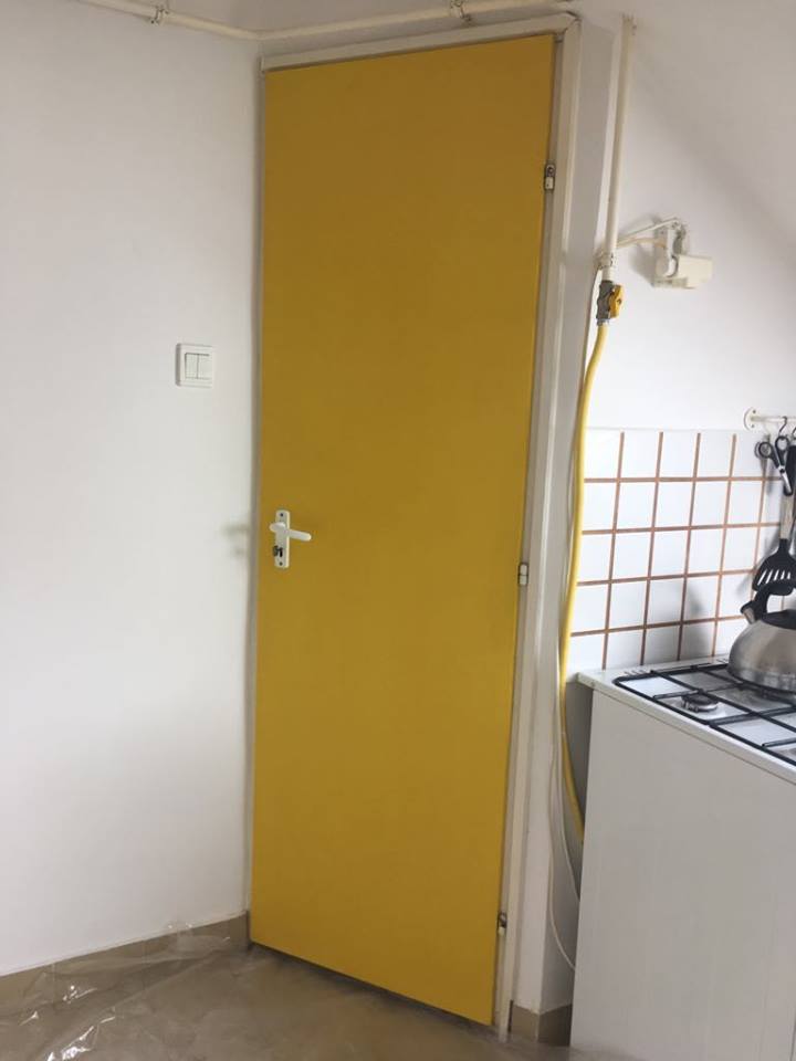 belteri ajto sima sarga