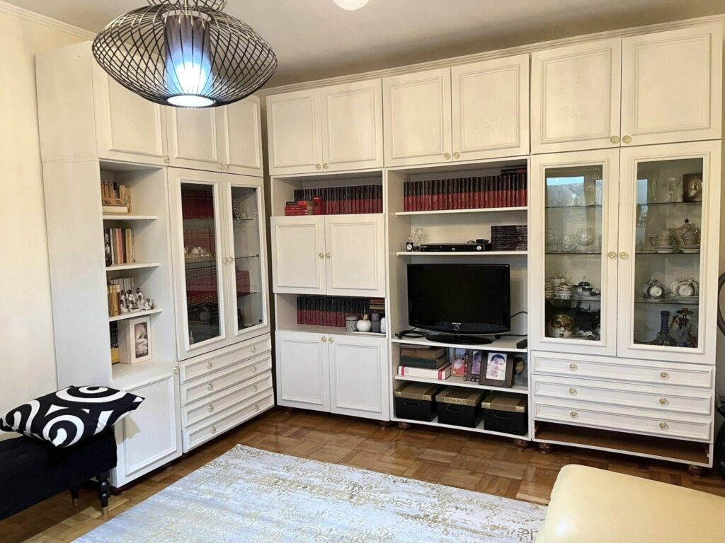 nappali szekrenysor festve butorfestes oldwhite annie sloan chalk paint