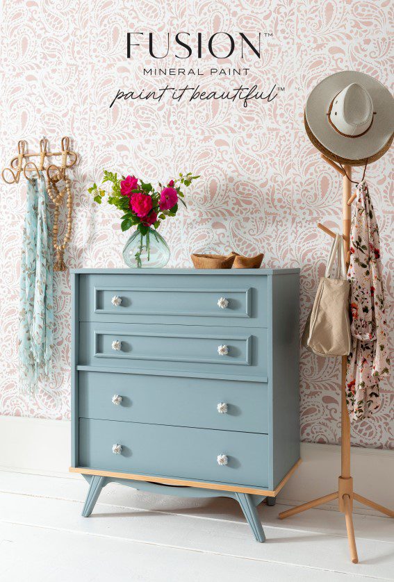 Paisley Dresser Stencilled Wall fusion bútoron Paisley Dresser Stencilled Wall fusion bútoron